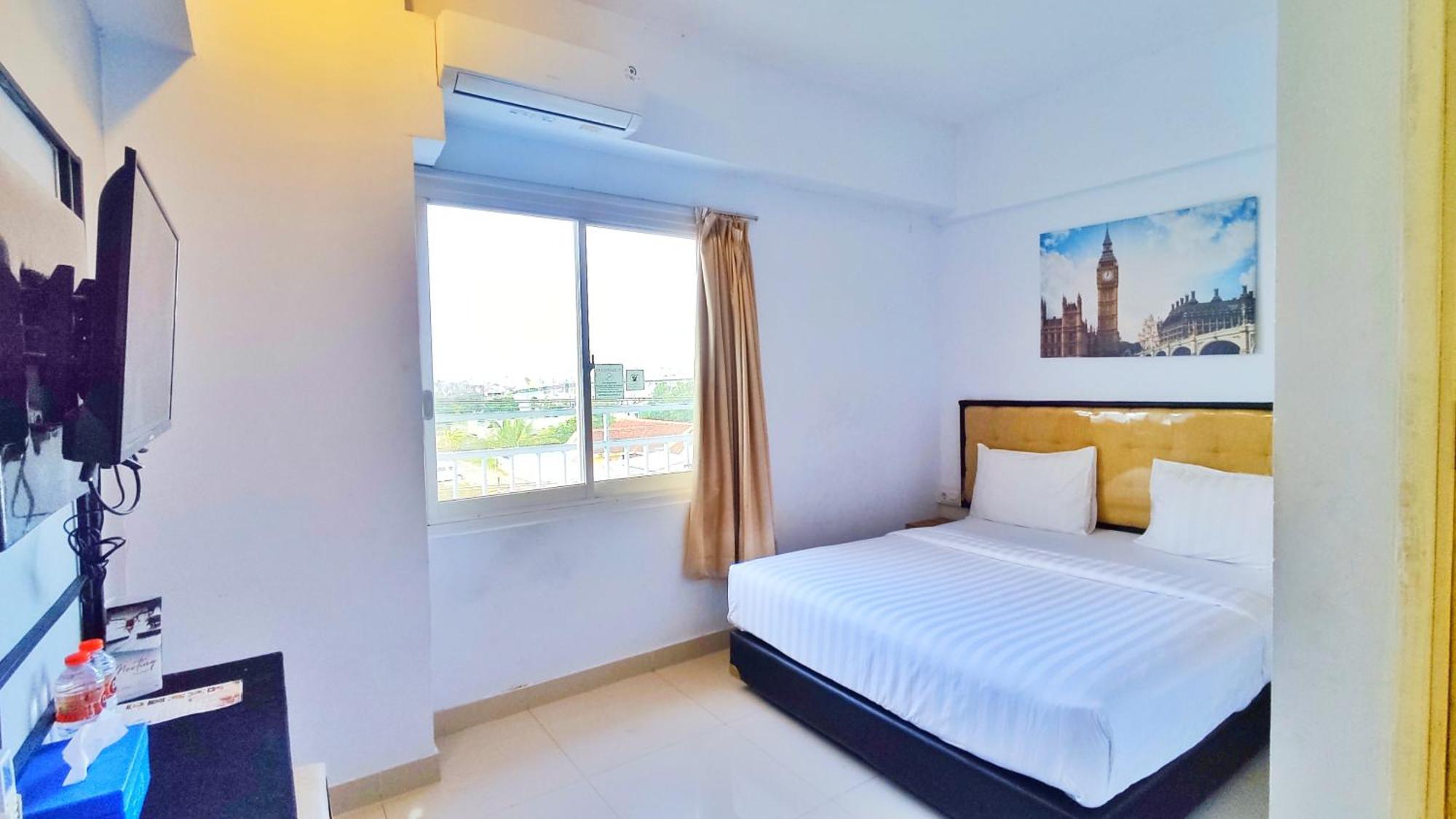 Votel Hotel Charis Tuban Tuban  ภายนอก รูปภาพ