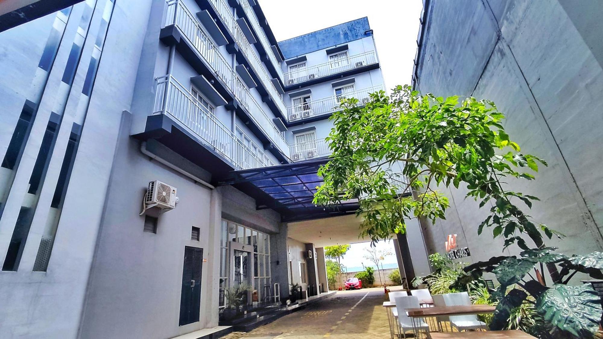 Votel Hotel Charis Tuban Tuban  ภายนอก รูปภาพ