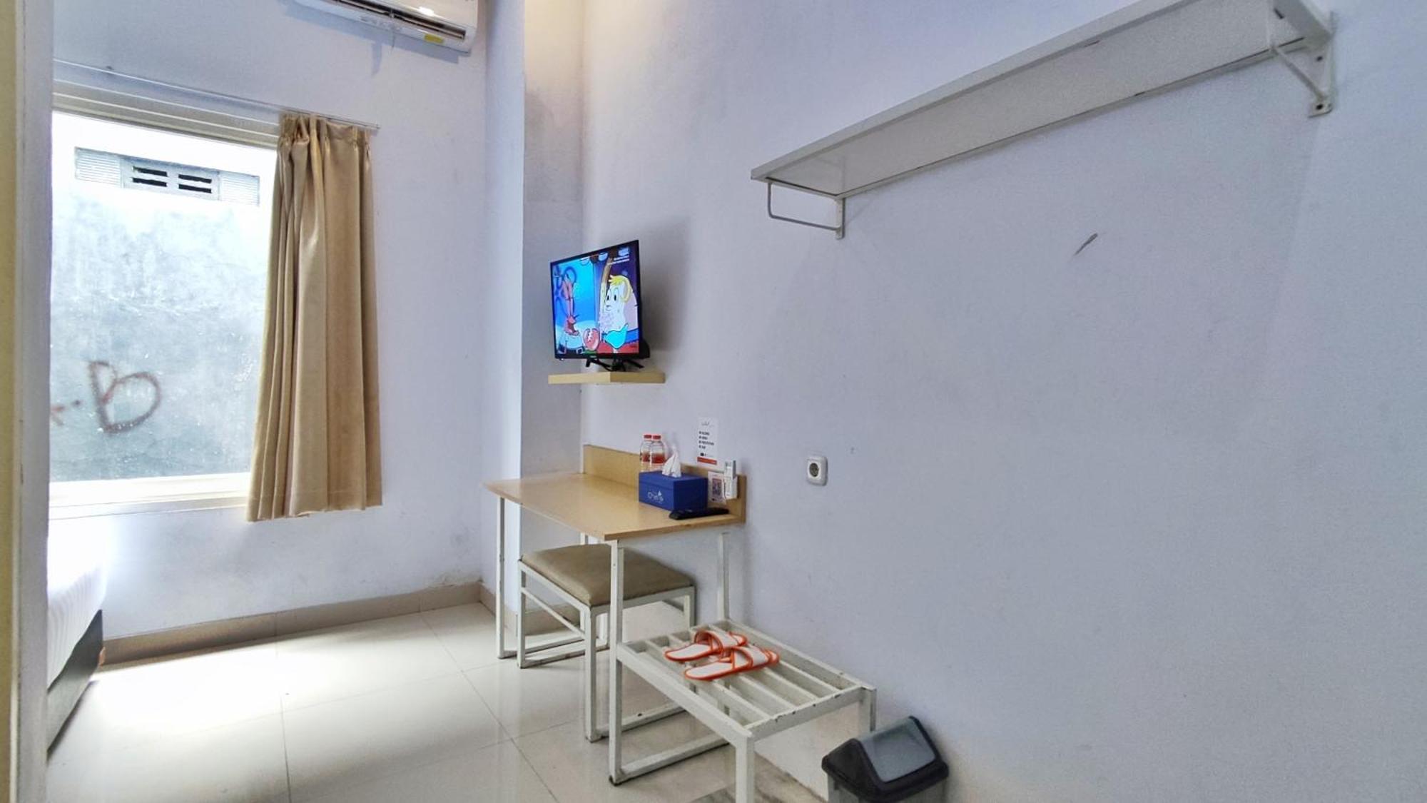Votel Hotel Charis Tuban Tuban  ภายนอก รูปภาพ