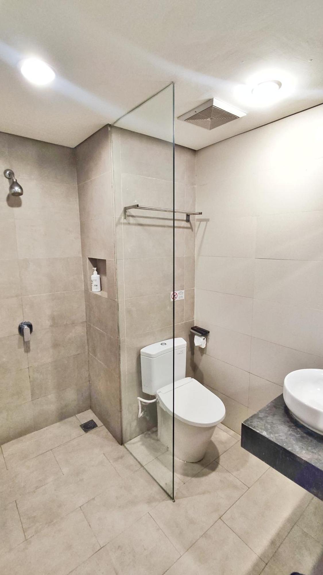 Votel Hotel Charis Tuban Tuban  ภายนอก รูปภาพ