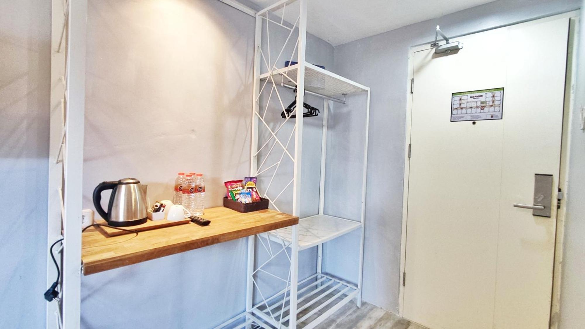 Votel Hotel Charis Tuban Tuban  ภายนอก รูปภาพ