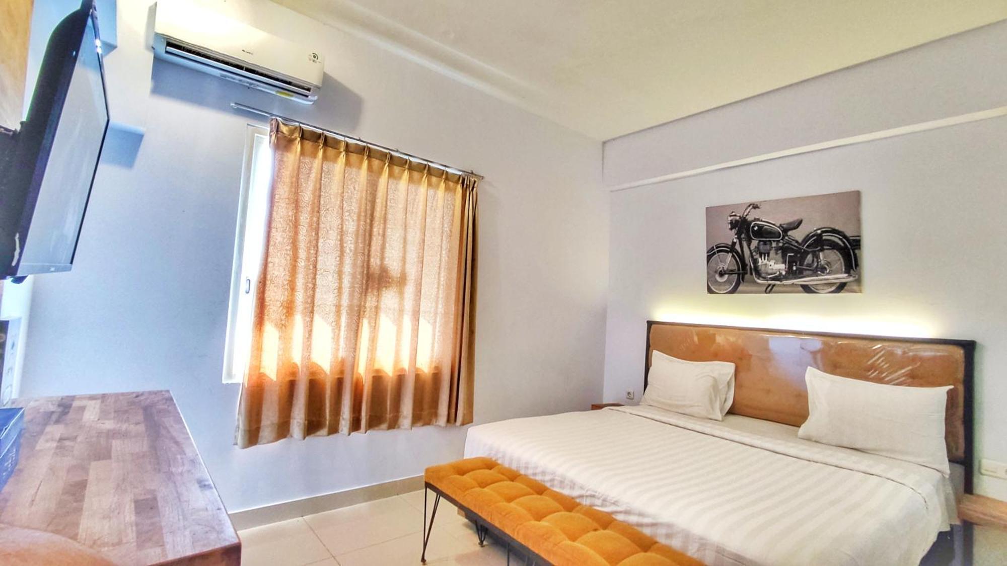 Votel Hotel Charis Tuban Tuban  ภายนอก รูปภาพ