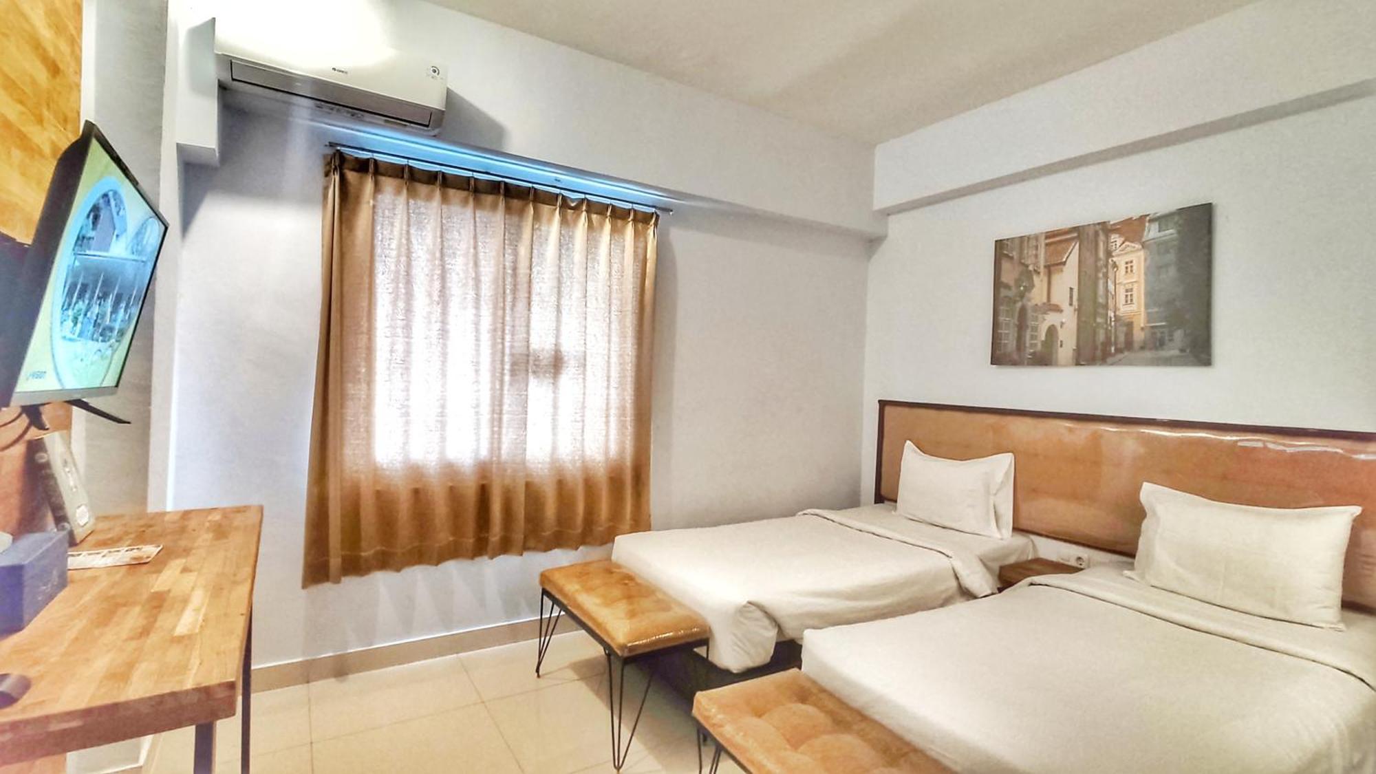 Votel Hotel Charis Tuban Tuban  ภายนอก รูปภาพ