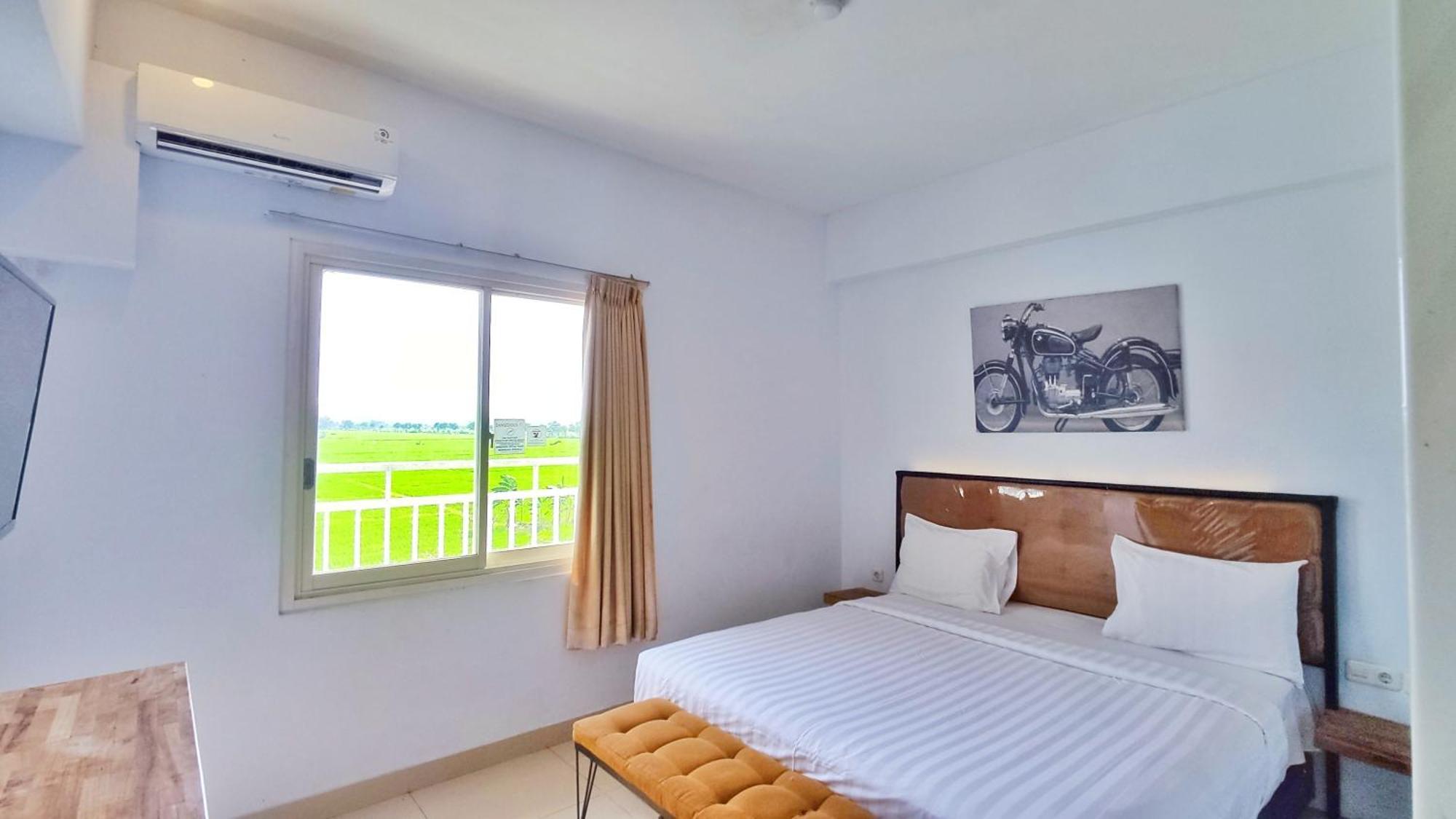 Votel Hotel Charis Tuban Tuban  ภายนอก รูปภาพ